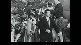 MARIO  LANZA  on the set of &quot;For The First Time&quot; . Shooting of the episode with &quot;O sole mio&quot;.