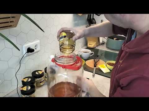 mede, Mead, maken met Nederlandse tips. in Dutch, Sorry 😔.