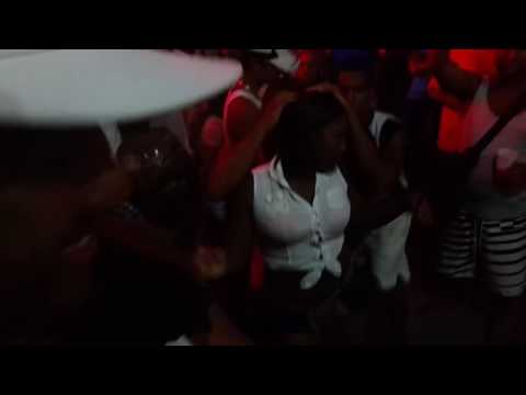 El Perro Loco Puro Sabor Tambores De Venezuela.