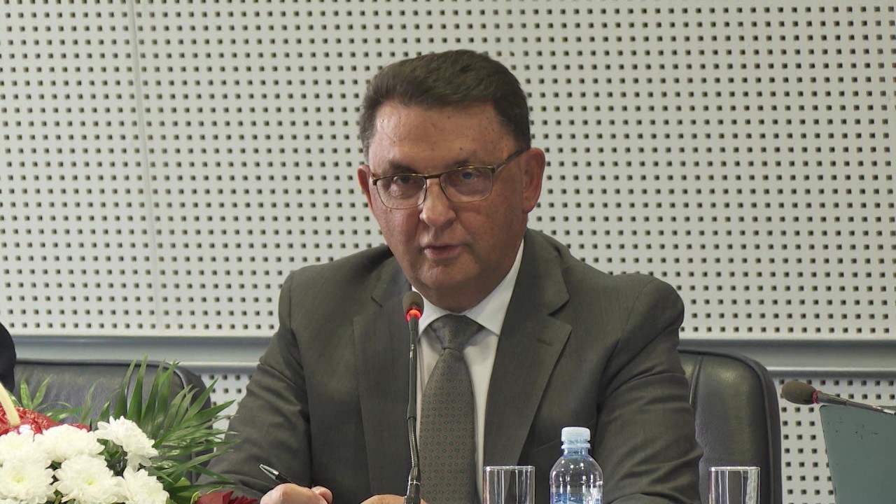 Гувернерот славески со директна закана за затворање на „Канал 5“ по примерот на „А1“