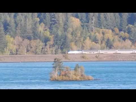 Amtrak Empire Builder Passenger Train @ Stevenson WA (10/12/16)