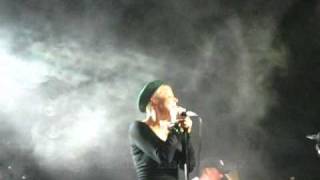 Robyn - None Of Dem (Live!)