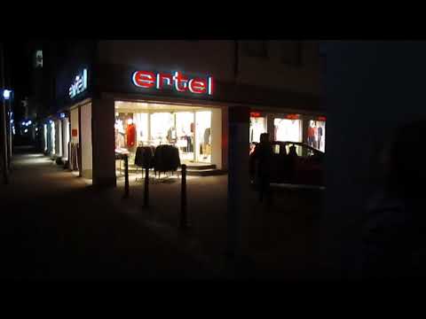 2017-11-05T17:57 Rastatt, Schiffstraße → Museumstraße → Schiffstraße; Fußgängerzone, Lärm, Hupen