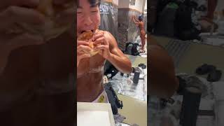 Download lagu Bodybuilder Has Cheat Meal After Months mp3 Download lagu Bodybuilder Has Cheat Meal After Months mp3
