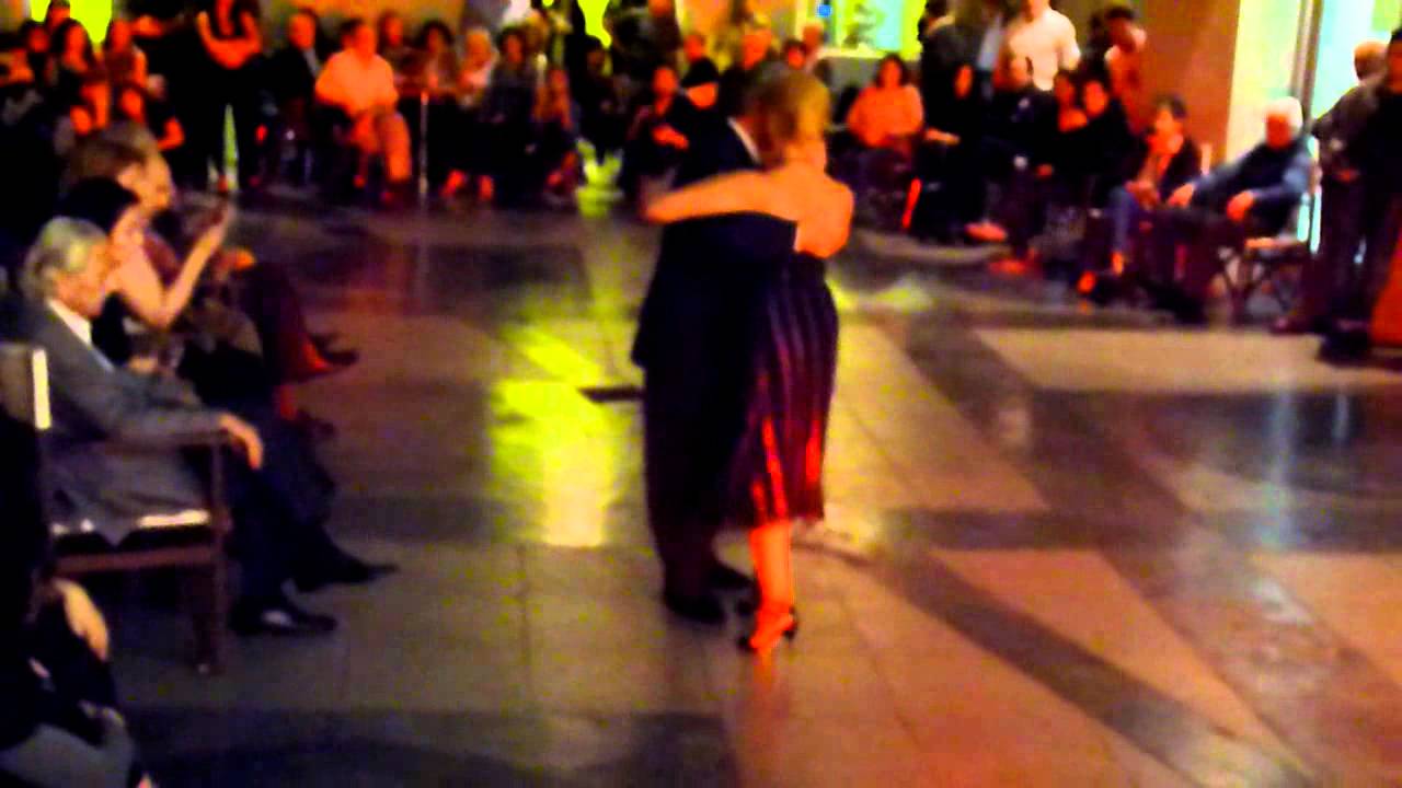 La Milonga del Patio presenta a Silvia y Alfredo Alonso-El bulín de la calle Ayacucho-A.Troilo