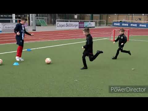 Fußballtraining mit Kindern - Technik, Zweikampf, Ballführung und Paßspiel