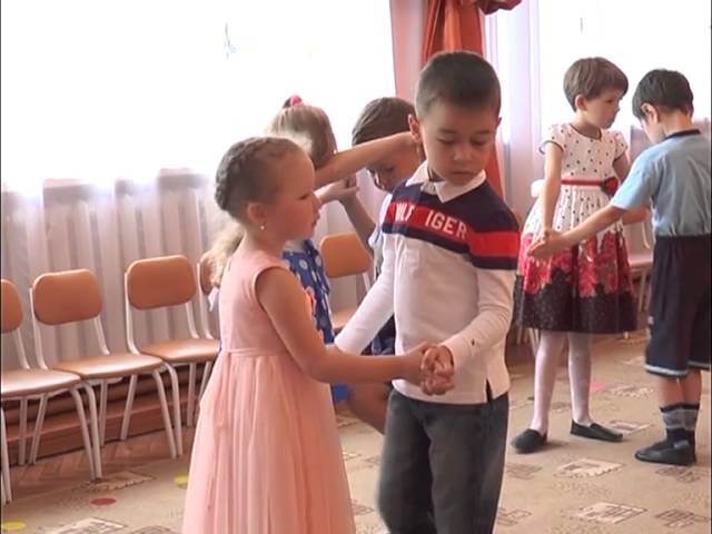 Өйрәтәләр бакчаларда, бакчаларда 