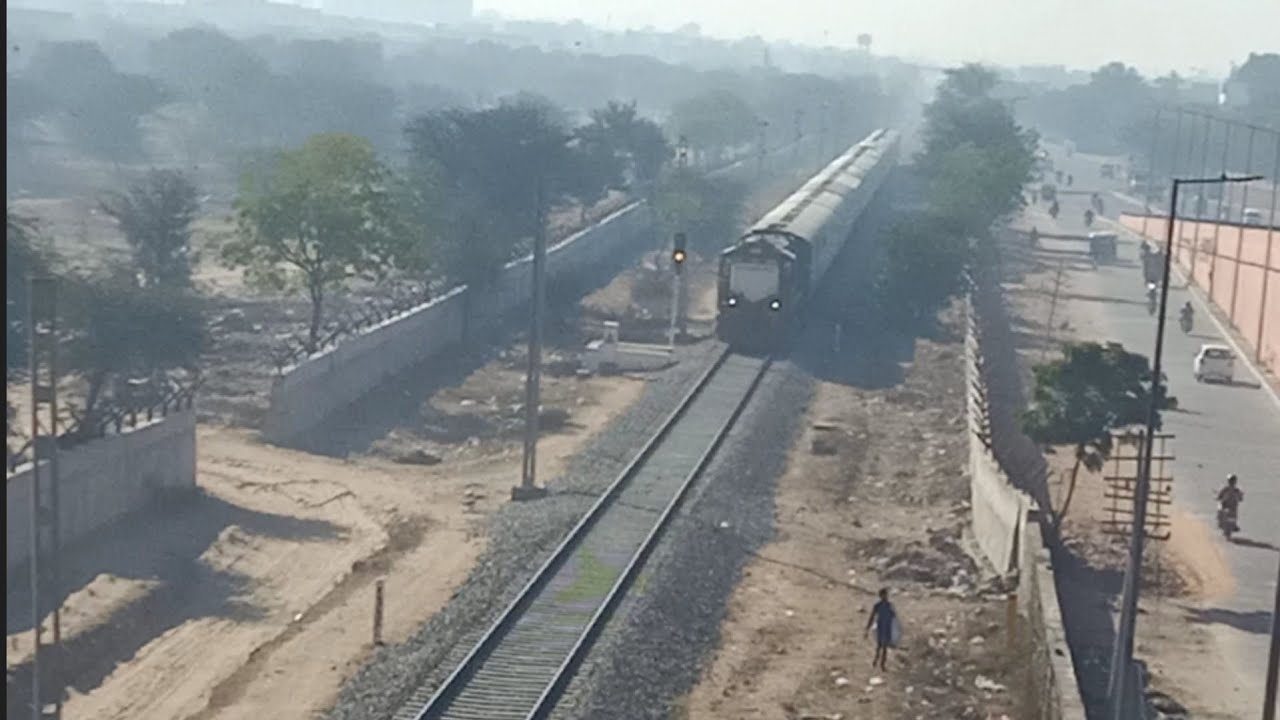 Watch video जयपुर - रेवाड़ी विशेष ट्रेन वाया रींगस, श्रीमाधोपुर, नीम का थाना, डाबला, नारनौल जयपुर से रवाना हो Now जयपुर - रेवाड़ी विशेष ट्रेन वाया रींगस, श्रीमाधोपुर, नीम का थाना, डाबला, नारनौल जयपुर से रवाना हो