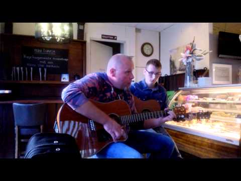 Harm Tabak en Krzysztof Groen doen samen de song Annabel .