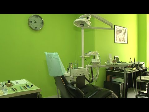 Tek polovina odraslih pere zube više od jednom dnevno