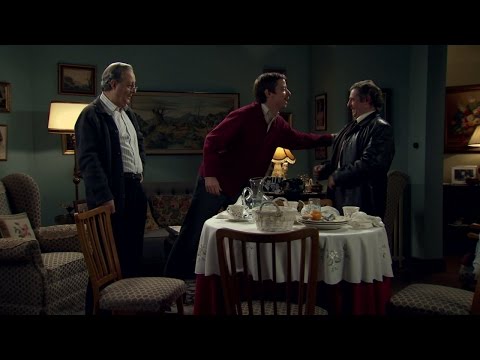 Amar C563 - Marcelino y Sebas discuten por el kiosco de la plaza