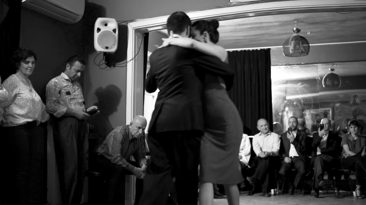 Buket Akdol & Alper Maşalı - No Me Hablen De Ella - 1/4