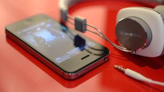 Video thumbnail for Bowers & Wilkins P3 Headphones by Square Group