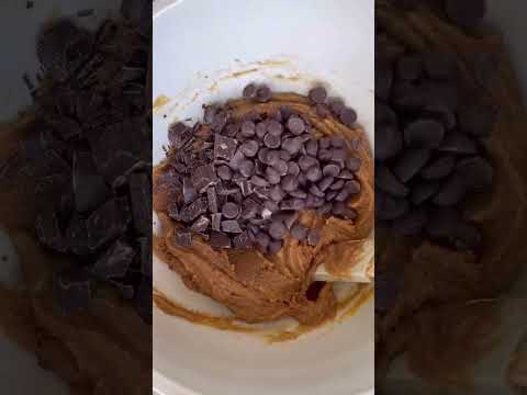 Keto Chocolate Chip Cookies- Best Low Carb Cookies