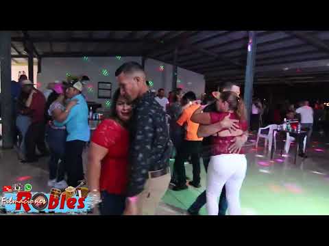 LAZOS DE AMOR, CON EL MANANTIAL DE ILUSIONES DE SABASAIN BACORIZO DESDE LA TERRAZA DE BURUNGA