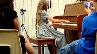 Jewel Playing 5th Symphony (Melody) & Your in Love Charlie Brown on the piano