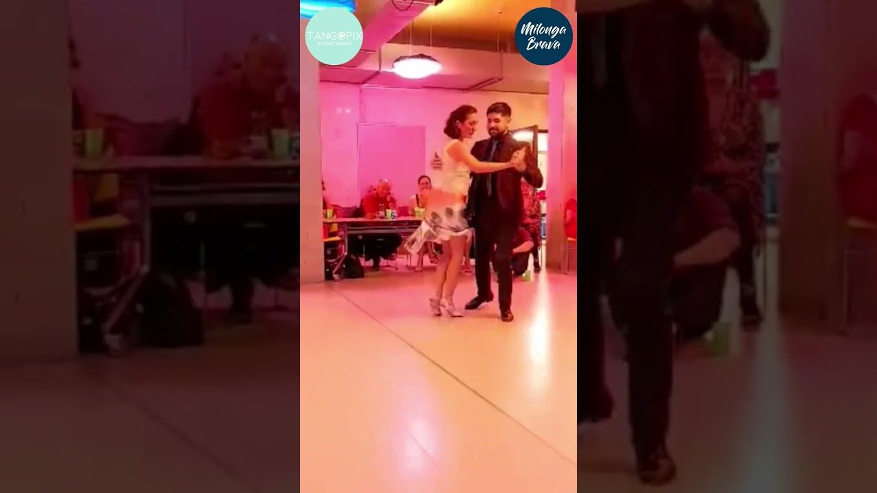 MILONGA BRAVA '24 Maria Belén Giachello & Sebastián Jimenez dance La Juan D'Arienzo - Milonga del 83