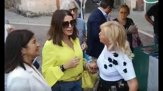 Verso il voto. Daniela Santanchè al mercato di Cremona