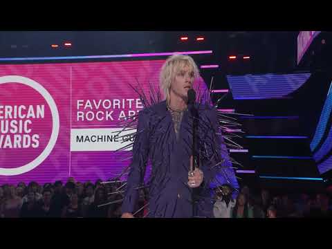 Machine Gun Kelly Wins Favorite Rock Artist | AMAs 2022