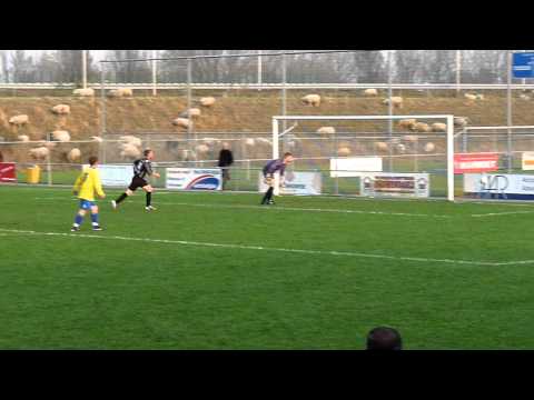 Dauwendaele-DFS N.P.Koen van de Berge  12-11-'11 de 2-1