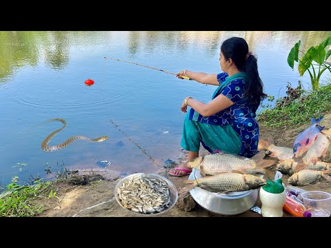 Unique Fishing Video🎣🎣|| Beautiful cute lady fishing in the pond with hook | Snake pond hook fishing