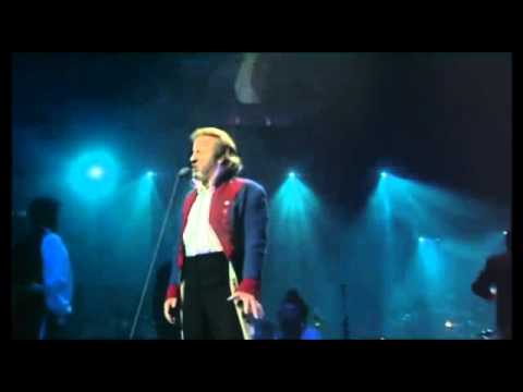 Valjean Frees Javert video