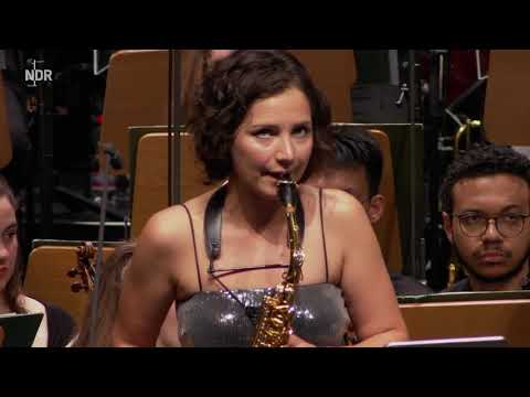 Concerto de saxophone d'Henri Tomasi par Asya Fateyeva