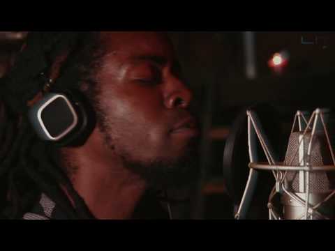 L 1 T SESSIONS: Bobbi ZioN "GIANT"