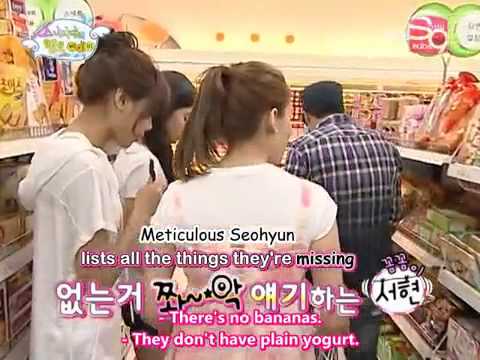 Sooyoung talking about Seohyun behind her back