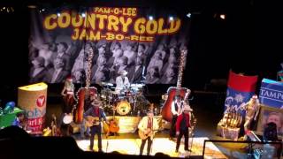 Robert Earl Keen singing Happy Holidays Y&#39; All