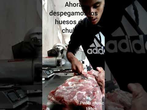Deshuesando una chuleta de res🥩(MI PRIMER VIDEO DE LA CARNICERÍA)