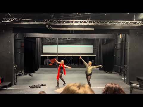 Karl för sin kostym