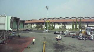 preview picture of video 'A330 Parking at Gate E11 at CGK Jakarta Airport Indonesia - Cockpit View'