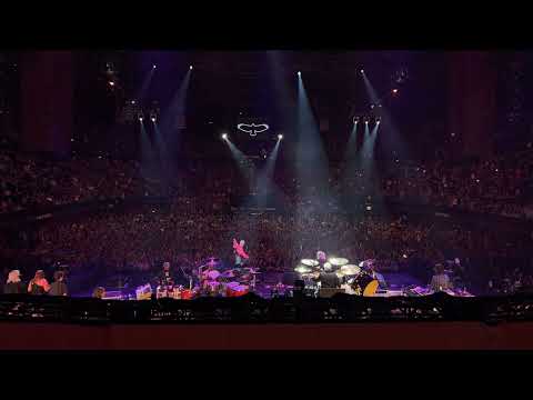 Taylor Hawkins Tribute Concert, Queen, Pink & Foo Fighters perform Somebody to Love at The Forum