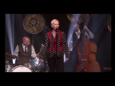 Annie Lennox - See Amid The Winter Snow (Live 2014)