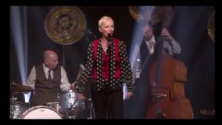 Annie Lennox - See Amid The Winter Snow (Live 2014)