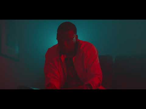 Bezo Luciano  - OUTFIT