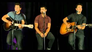 LoveBug - Jonas Brothers Live Acoustic Performance for Kiss 108 Boston [22/07/2013]