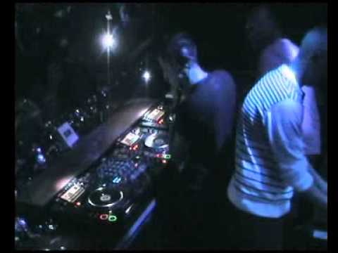 Deneck Traxx Vs Dj Eos at Cap'tain 6h-7h.avi