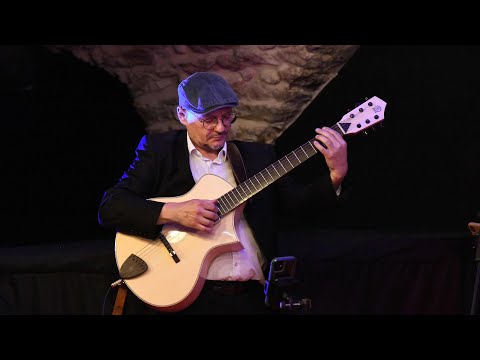 How High The Moon, guitare OM by Laurent Huchard