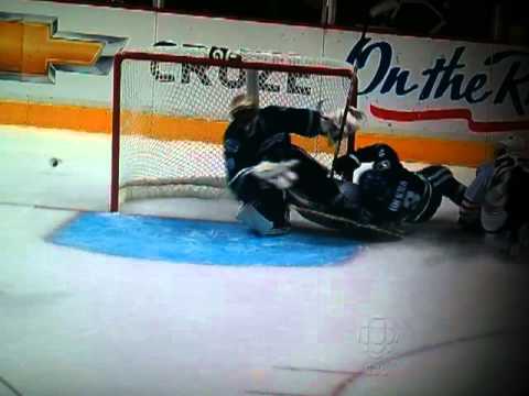 Luongo with a Huge Flop Against Chicago