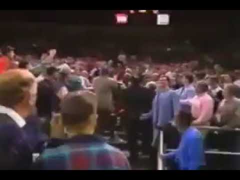 Houston Rockets Vernon Maxwell and Portland Blazers fan