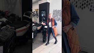 Emmo Ebike Scooter Monster vs Emmo Nok. Wow, there is a size difference!!