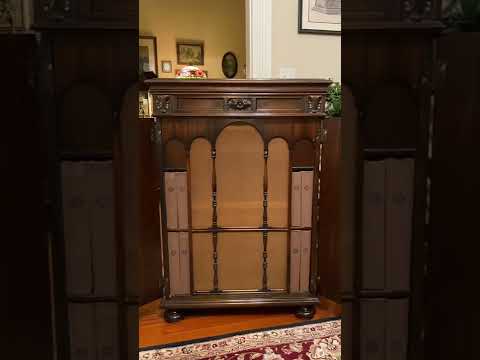 Deep Henderson by Coon-Sanders Original Nighthawk Orchestra, 1926 on the 1925 Credenza Victrola
