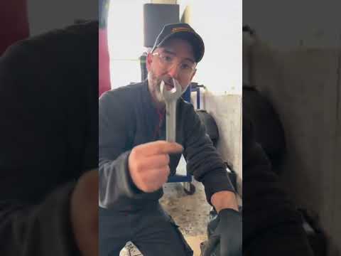 #rmcdecouverte #bisouscaresses #stephanemoinereau #topmecanic #tuto #automobile #astuce #rmc