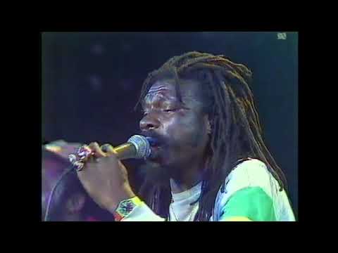 Culture performing Two Sevens Clash live on the Big Mix