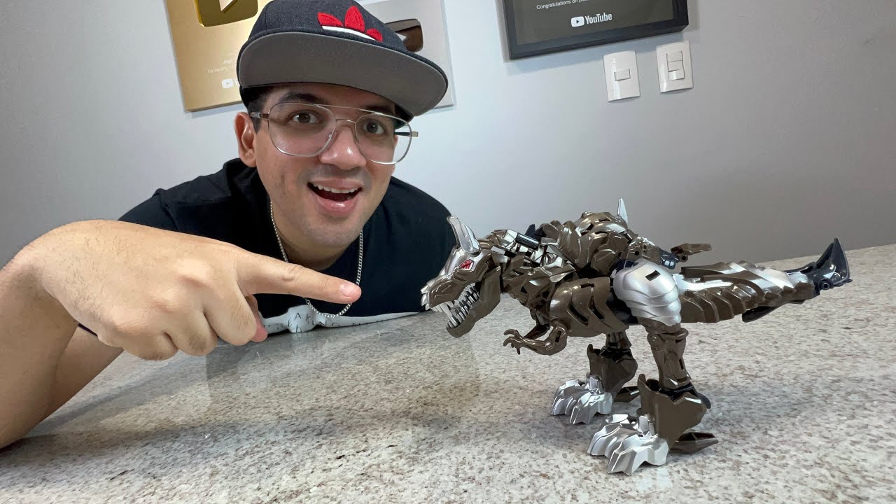 MONTANDO O MEGA ROBÔ QUE SE TRANSFORMA EM T-REX!!!