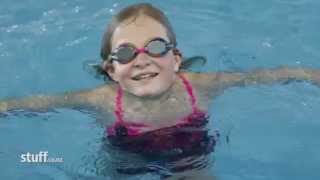Swimming gives 13-year-old amputee freedom