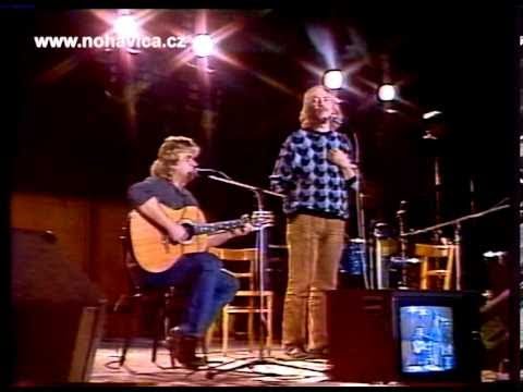 Dál se háže kamením