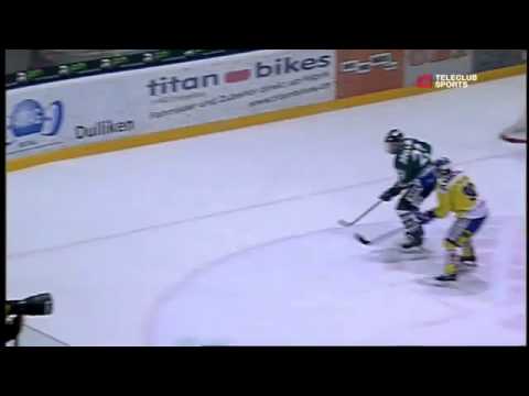 Brutaler Crash an Ronny Keller (EHC Olten)!